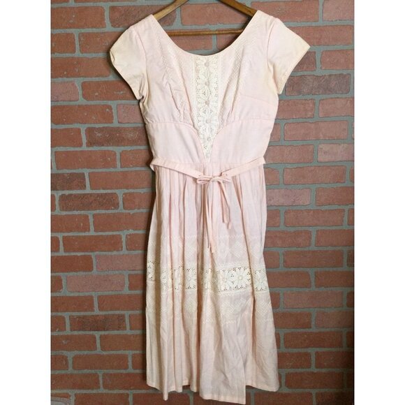 Vintage Dresses & Skirts - Vintage Womens Dress Floral Lace Detail Short Cap Sleeve Belted Pink